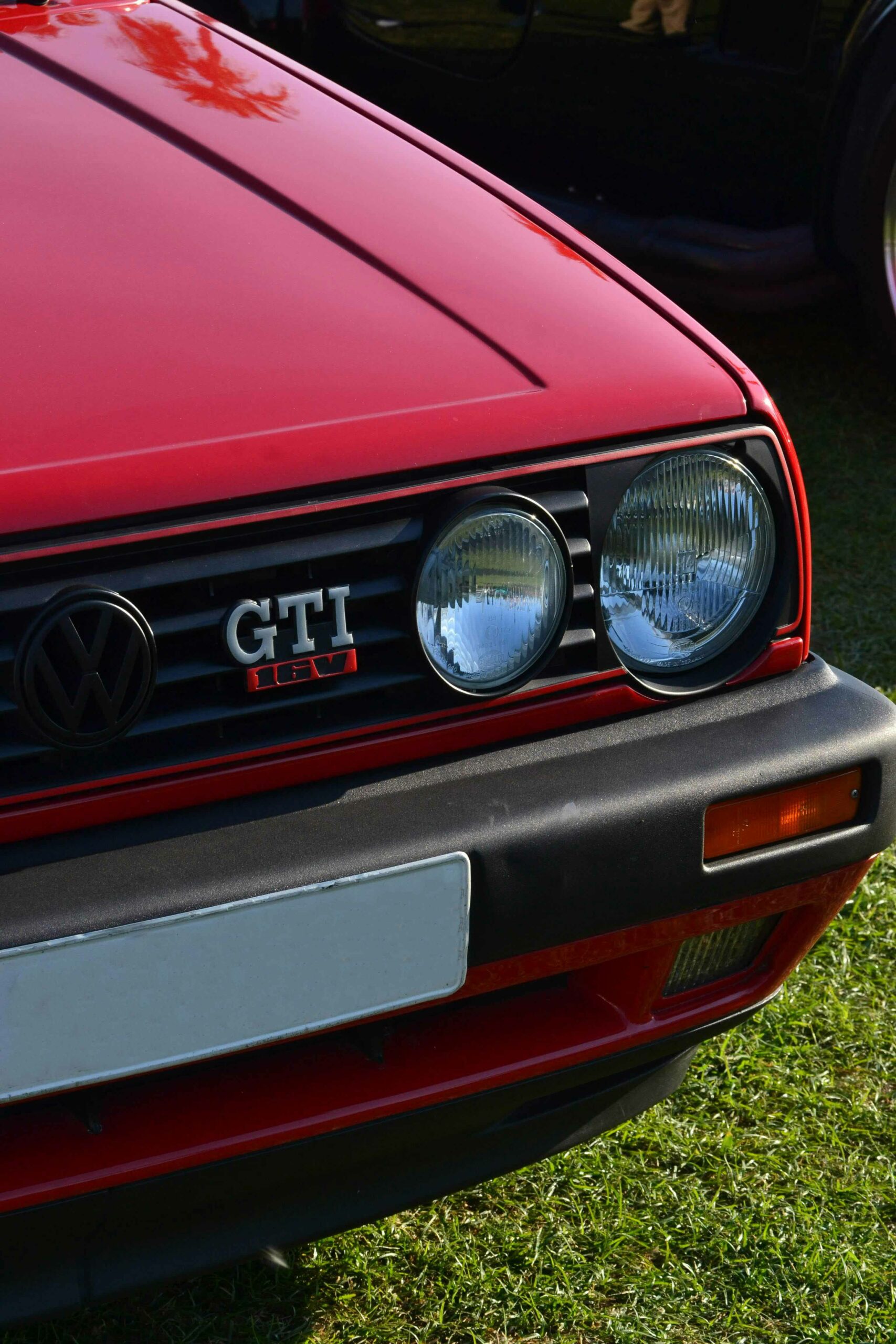 Véhicule vintage - Golf GTI rouge
